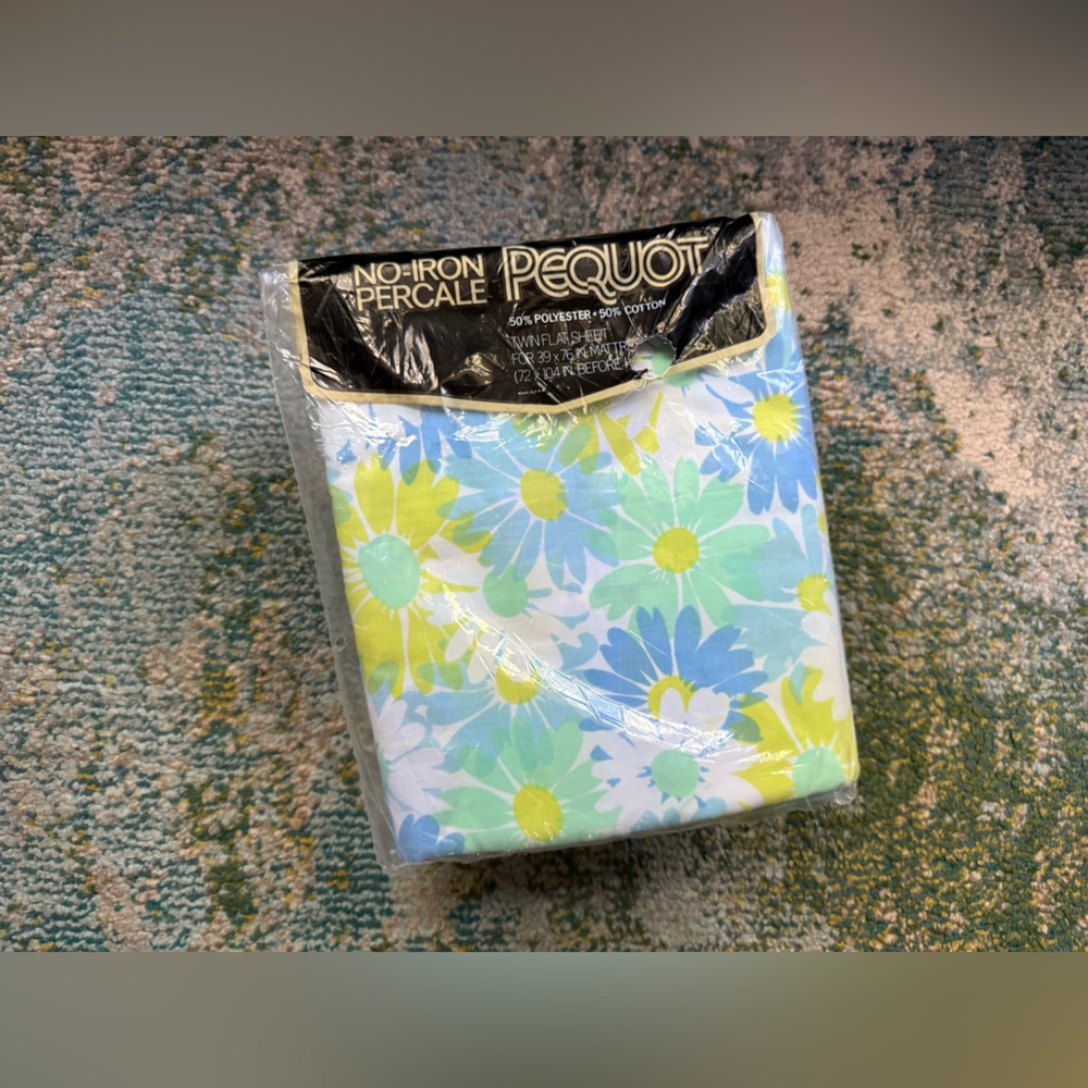 NOS Pequot blue flower power twin flat sheet